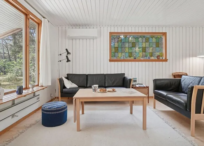 Vasil - 1-2km From The Sea By Interhome Nyaraló